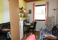 Modernes Einfamilienhaus mit Pool, Garage und großzügigem Garten