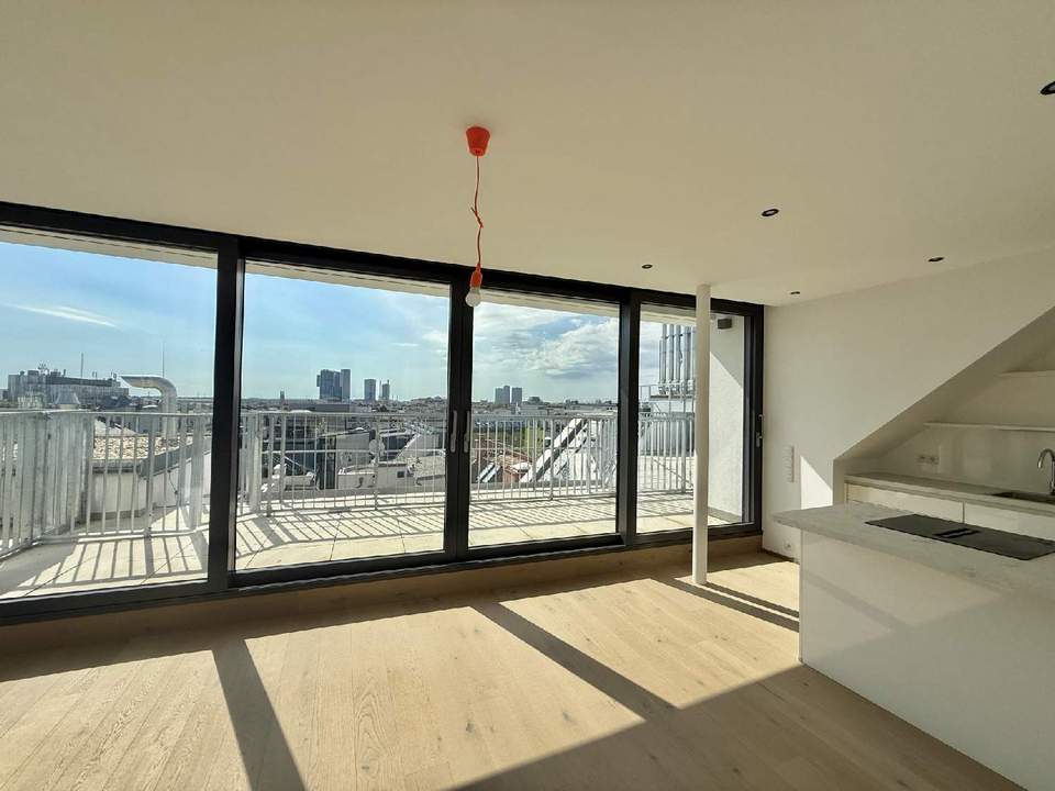 Dachgeschoss-Maisonette mit großer Dachterrasse und moderner Wohnküche