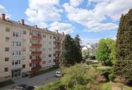Sanierungsbedürftige 2-Zimmer-Wohnung mit Balkon