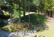 Kompakter Bungalow – stilvoll modernisiert mit vielseitigem Potenzial in Mantscha