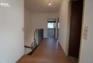 Reihenhaus im Wohnungseigentum - 91 m² auf 2 Ebenen, mit 3 Schlafzimmern, Wohnzimmer, Küche, Terrasse, Dachboden und Garage!