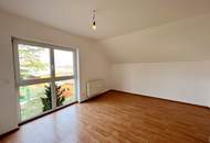 Schönes Haus mit großem Garten und 2 KFZ-Abstellplätzen!