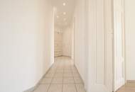 Lichtdurchflutete 4-Zimmer-Altbauwohnung in klassischem Gründerzeithaus in U-Bahn-Nähe