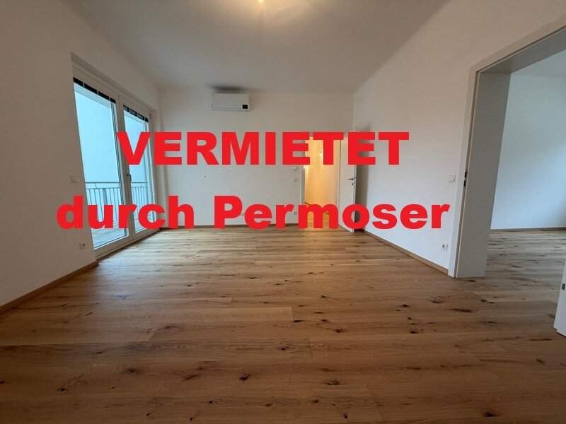 ERSTBEZUG nach Renovierung – großzügige Wohnung im Zentrum mit Terrasse zu vermieten