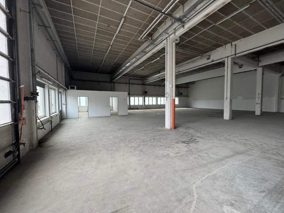 Halle 525 m² ebenerdig mit kleinem Büroeinbau