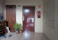 Große 4-Zimmer Wohnung im 2. Stock mit Loggia und Tiefgarage