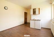 Gepflegtes Mini-Apartment mit Badezimmer in zentraler Lage! Nähe BMW, SKF!!!