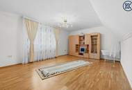 Großzügiges Einfamilien- oder Zweifamilienhaus, das Raum, Ruhe und Wohnqualität vereint.