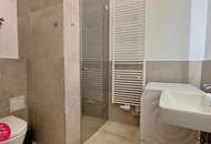 đĄ Wohnen mit Klasse: sanierter Altbau, Fischgrätparkett & 16 m² Freifläche âď¸