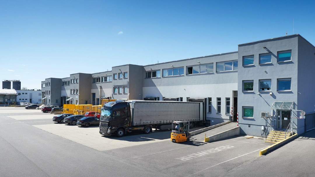 Kombination Lager 1314 m2 und Büro 169 m2 in Schwechat
