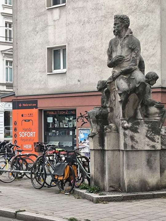 der Handyshop mit 58 m², mit Klimaanlage im Dritten