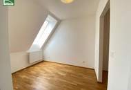 Moderne DG-Wohnung in ruhiger Spielstraße beim Familienplatz - Mit Einbauküche und Abstellraum! 2014/2015 erbaut!