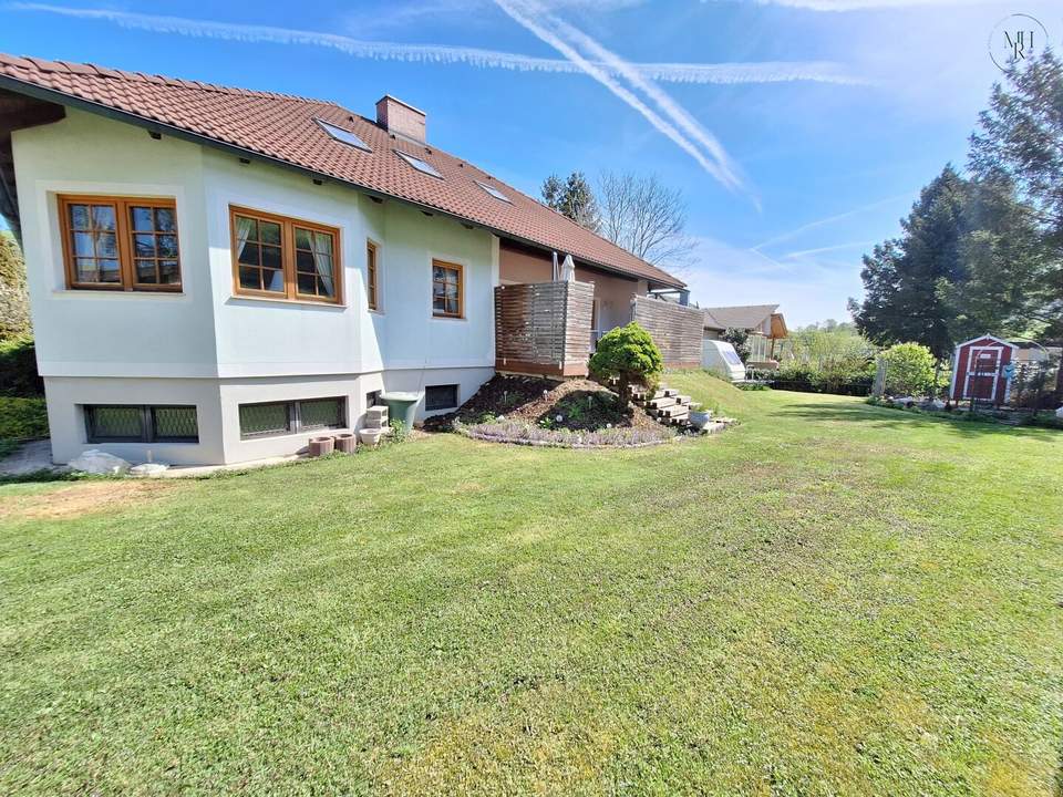 Platz für die ganze Familie - Großzügiges Familiendomizil in Ruhelage