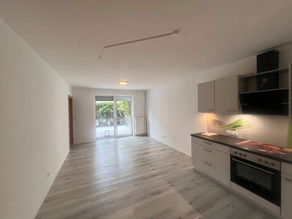 Gepflegte 2-Zimmer-Wohnung mit Garten- Terrasse!