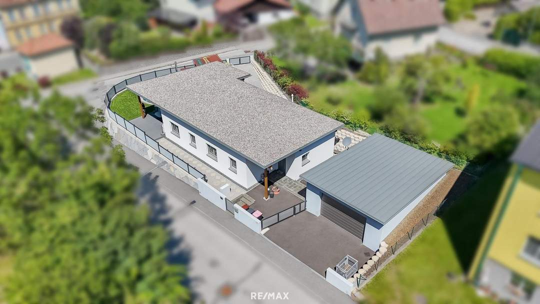 Preis angepasst – neuwertiger Neubau-Bungalow in Gmünd mit Pool