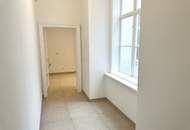 UNBEFRISTET ab 1.9.26! Sanierte 1-Zimmer Altbau-Wohnung mit neuer Küche in Toplage nahe Graben, 1010!