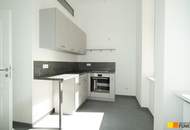 Sanierte 2 Zimmer-Altbauwohnung mit Balkon