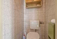 LIEBEVOLLER, KLEINER BUNGALOW IDEAL FÜR 2-3 PERSONEN MIT HERRLICHEM GARTEN SAMT ALTBAUMBESTAND IN BESTER ZENTRUMSNAHER WOHNLAGE