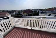 Gepflegte Dachgeschosswohnung in Schrick – Wohnkomfort mit Balkon, Keller und Parkplatz