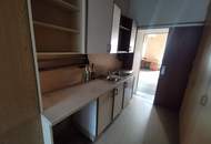 1 Zimmer Wohnung, schön geräumig und gut zu gestalten. Angenehme Lage.