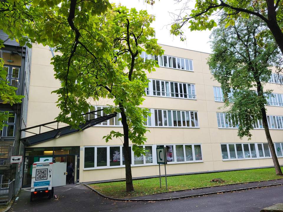 Große Lagerfläche im Paul-Hahn-Center