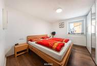 Zwei Wohneinheiten, ein Ausblick – Zweifamilienhaus mit Bergpanorama