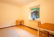 Traumhafte Grünruhelage in einer Sackgasse: Voll unterkellertes Familienhaus mit Carports