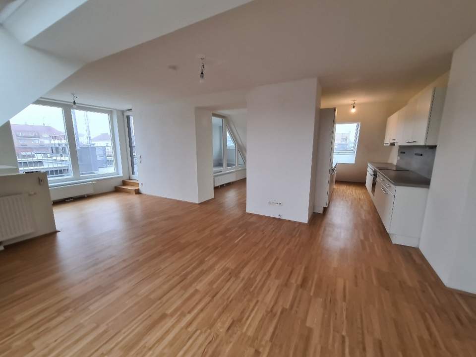 3-Zimmer-Maisonette im Dachgeschoss mit großer Freifläche!