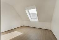 Moderne 2 Zimmer-Dachgeschosswohnung mit Balkon in zentraler Lage-ZWEITBEZUG