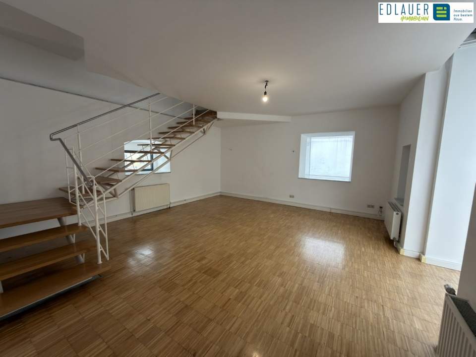 Exklusive 3-Etagen Mietwohnung mit Dachterrasse!