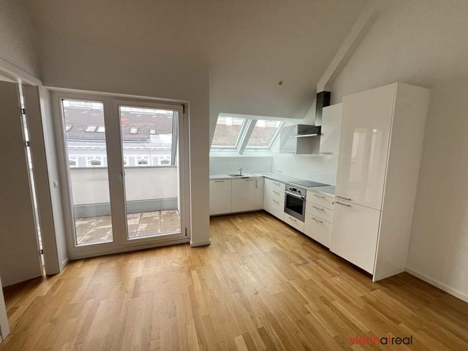 Helle 3-Zimmer Dachgeschosswohnung mit Terrasse nahe U3 Johnstraße/Meiselmarkt