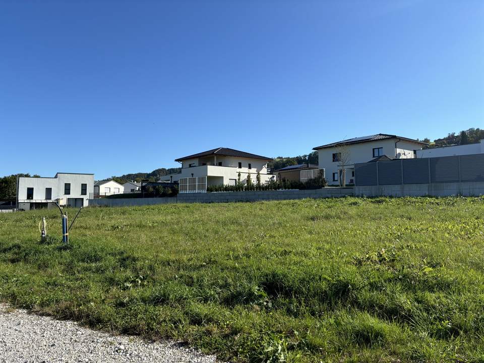 Großzügiges Grundstück in der Hofwiese in sonniger Lage - 252/86