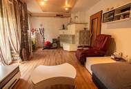 Großes Wohnhaus mit Heurigenlokal / 5 Gästezimmern und einem Miethaus