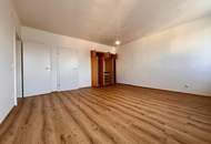 Erstbezug nach Komlettsanierung! Großzügige 3,5-Zimmer-Wohnung mit Balkon