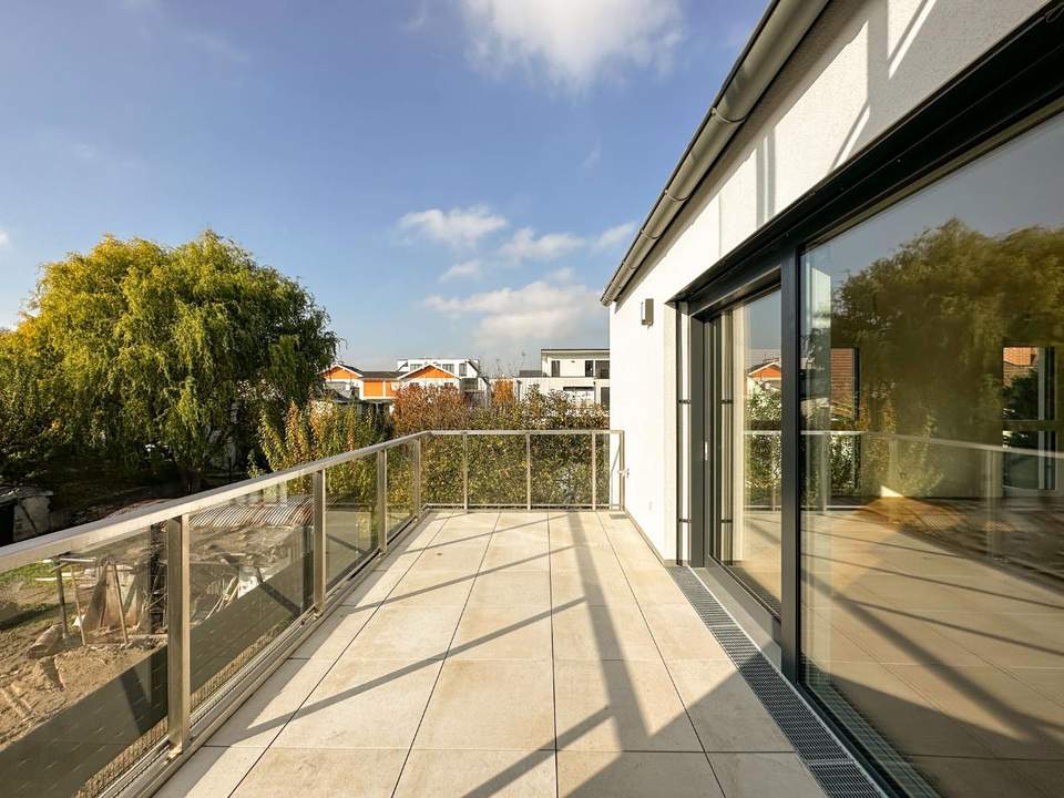 Elegante Wohnung mit Terrasse nahe Donauzentrum – Provisionsfrei f. Käufer // Elegant apartment with terrace near Donau Zentrum //