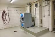 HELL UND SEHR GROSSZÜGIG - HOCHWERTIG SANIERTE 5-ZIMMER-WOHNUNG MIT BALKON IM 5. LIFTSTOCK