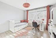Mehr Platz fürs Leben: Familienhaus mit 4-m-Garage, Hebebühne, Pool &amp; Homeoffice