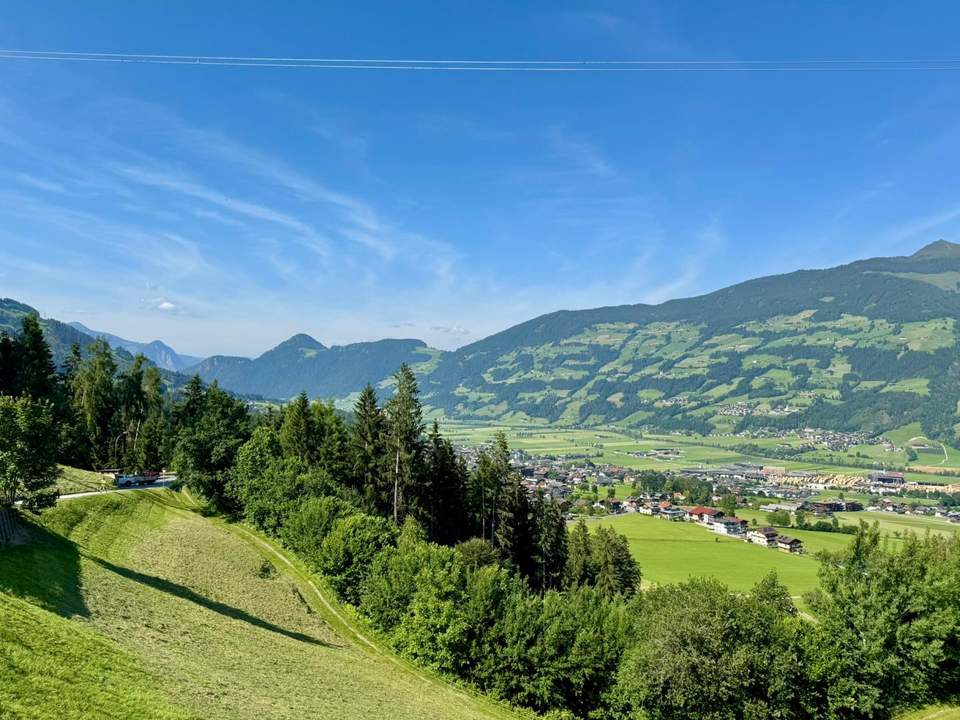 Unverbaubares Grundstück mit Raum für Wohnvisionen im Zillertal - „Naturnah. Weitblickend. Vielseitig “