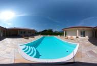 Ultimativer Luxus im Mediterranen Stil: Sensationeller Bungalow mit Pool in Exklusiver Ausstattung und Top Ruhelage, hier erfüllt sich Jeder Wohntraum