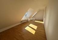 ERSTBEZUG - 4 Zimmer DG Wohnung mit Freifläche