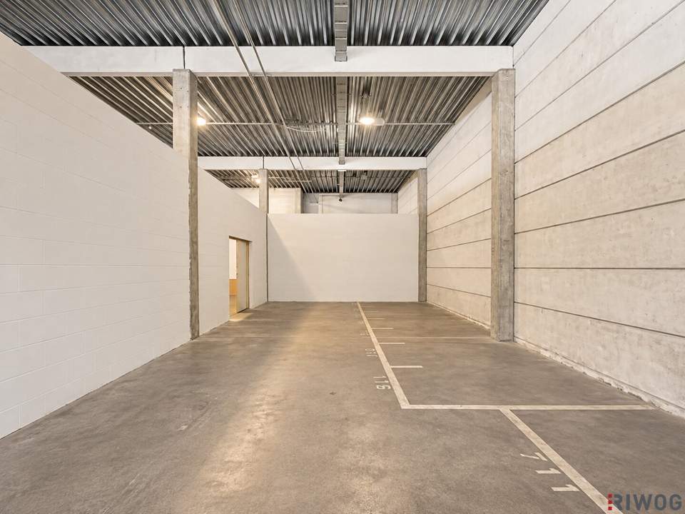 68m² Lager in Autobahnnähe | mit Rampen | ab sofort