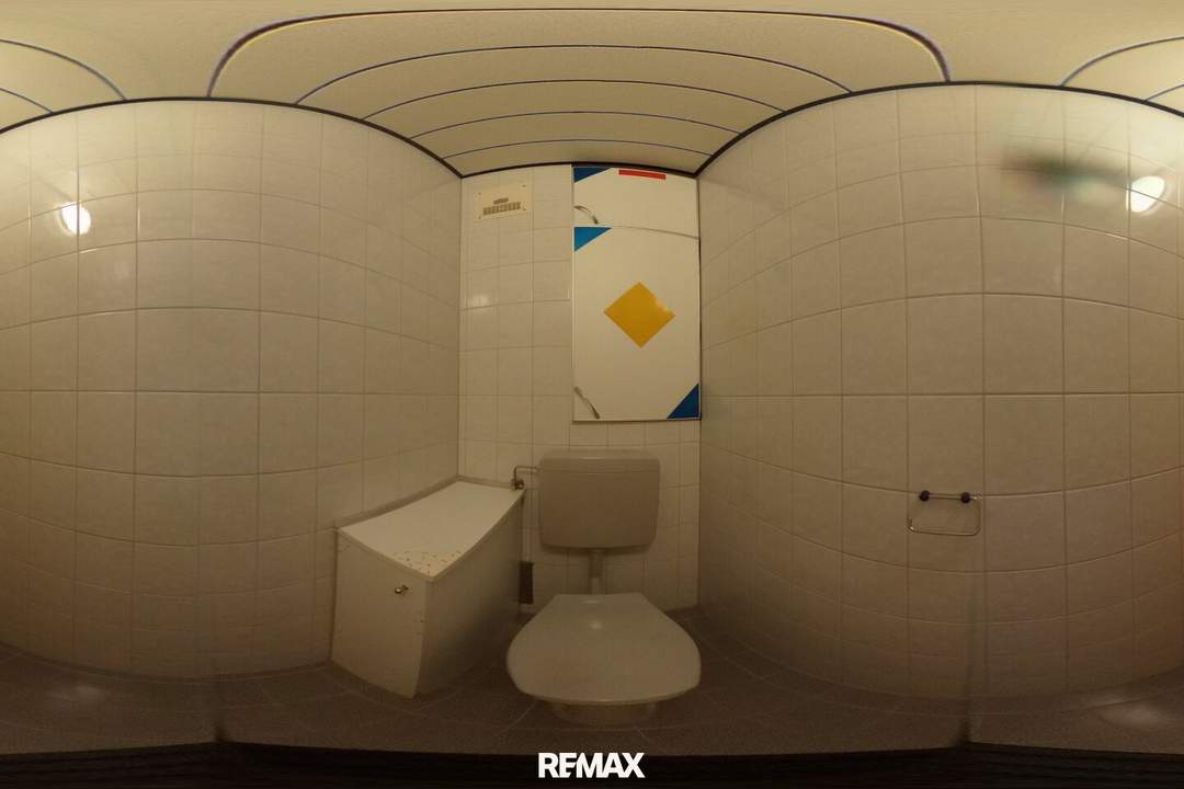 4 Zimmer Wohnung 97 m² mit kleinem Garten und Sichtglas Kaminofen