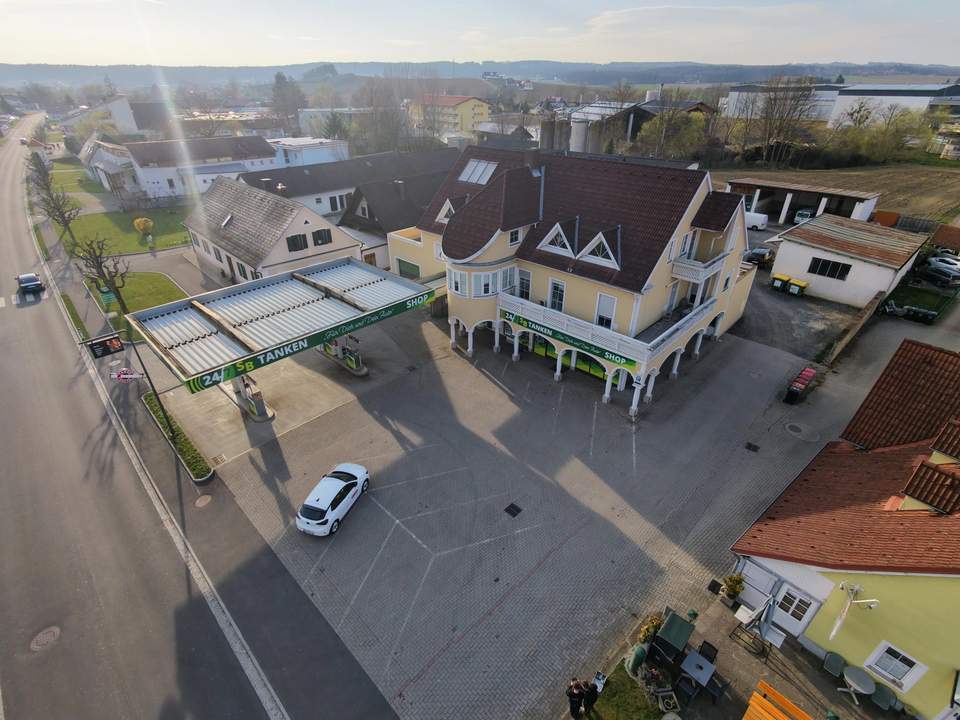Gebäude mit Lager, großem Grundstück, Tankstelle und Wohnung in bester Lage (Provisionsfrei)