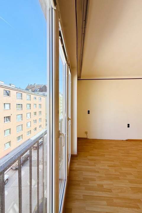 Sehr gut aufgeteilte 2 Zimmer Wohnung mit separater Küche