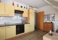 2-Zimmer-Dachgeschosswohnung mit Parkplatz und Klimaanlage!
