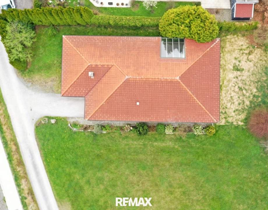 WOHNEN. INVESTIEREN. ZELL AM SEE. – Bungalow am Golfplatz mit touristischer Vermietungsmöglichkeit