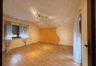 Charmantes Reihenhaus in ruhiger Wohnlage mit 118,70 m² Wohnfläche, voll unterkellert, incl. Garage und traumhaftem Bergblick