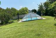 Low-energy house, very sacious with an additional office/practice or apartment of 70 m². Completely renovated in 2023. - WOHNTRAUM