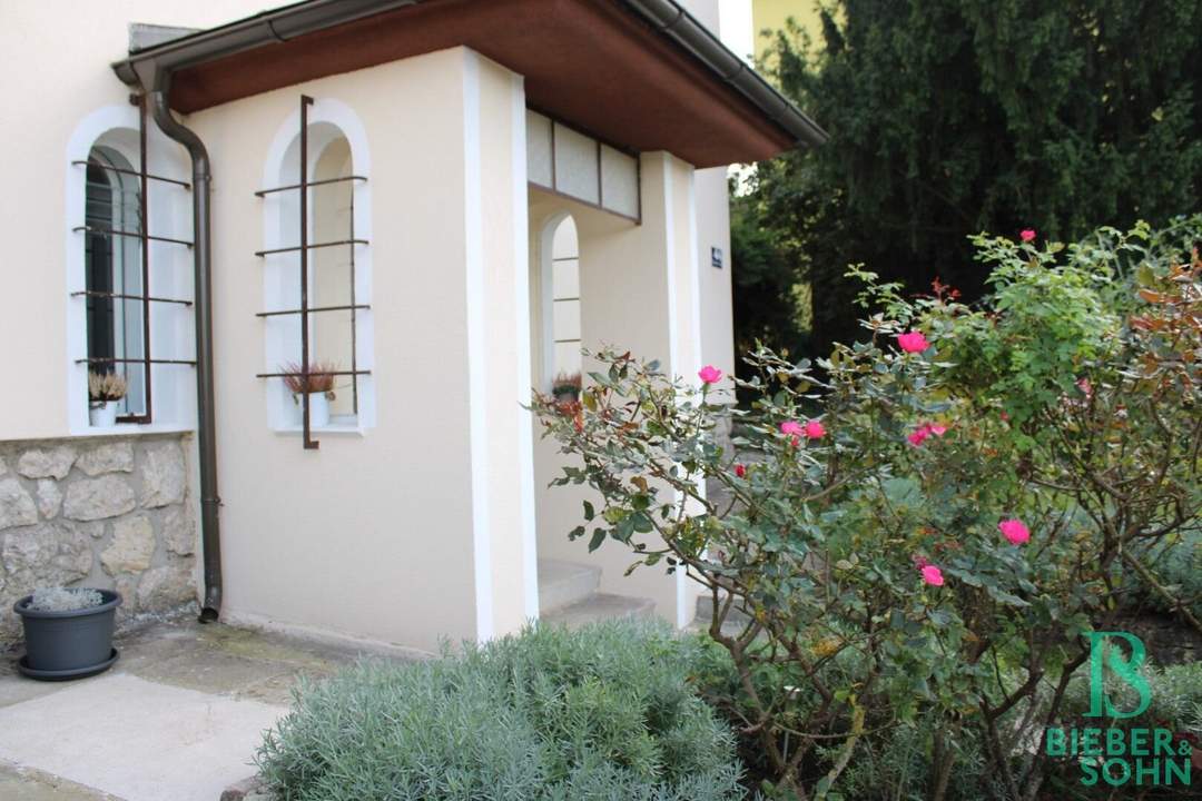 In einer Perchtoldsdorfer-Stadtvilla bei Rodaun, herrschaftlich wohnen!