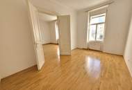 Schöne 3,5-Zimmer-Altbauwohnung mit Balkon in der Heinrichstraße